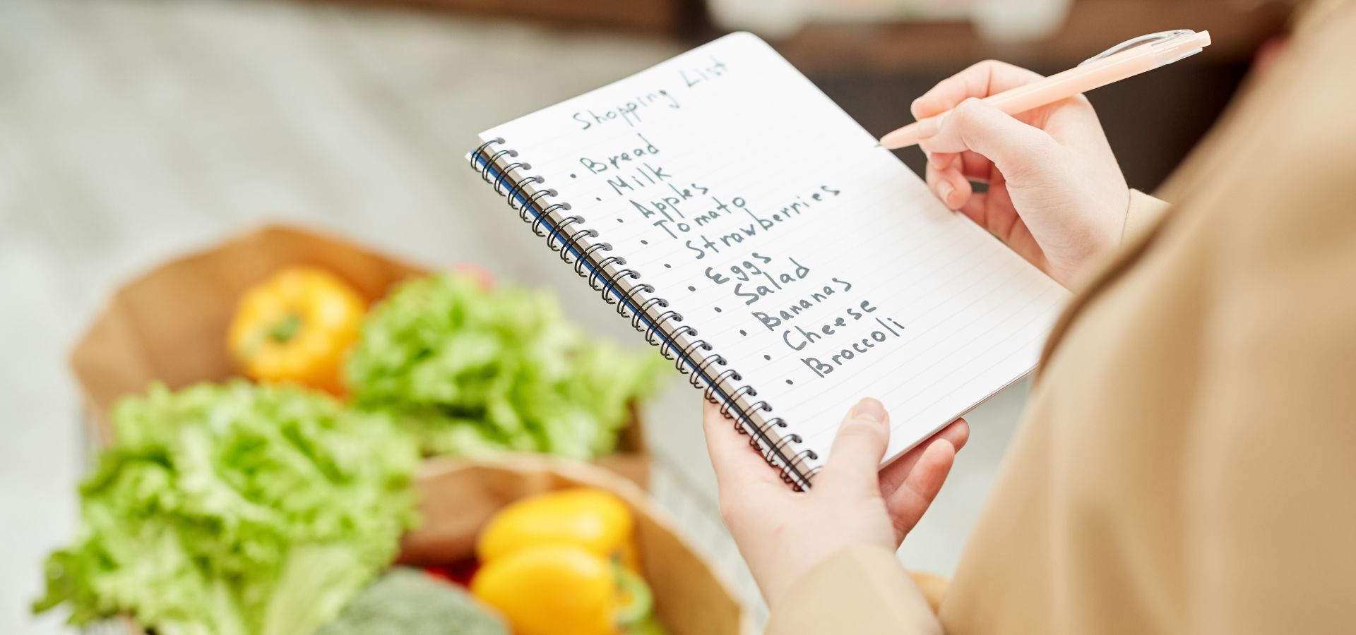 A importância de fazer uma lista de compras antes de ir ao mercado